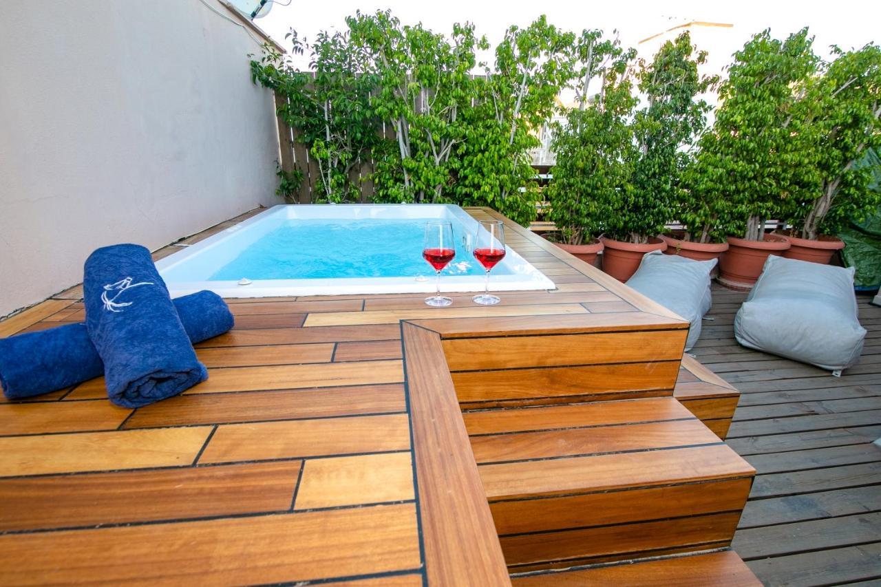 Beautiful Penthouse In Athens With Outside Jacuzzi Apartment Bagian luar foto